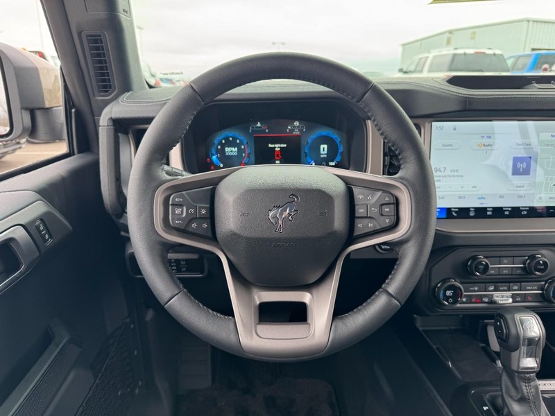 Ford Bronco Vehicle Image 11