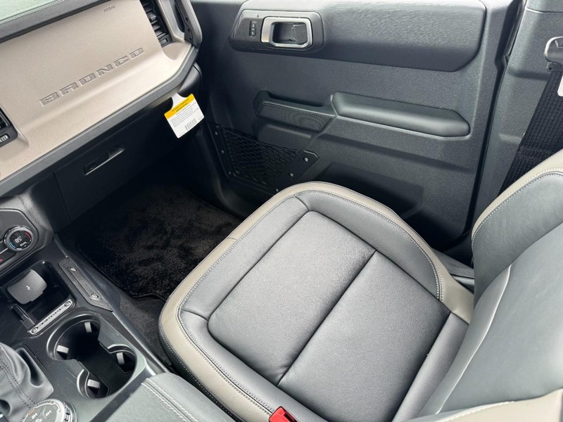 Ford Bronco Vehicle Image 14