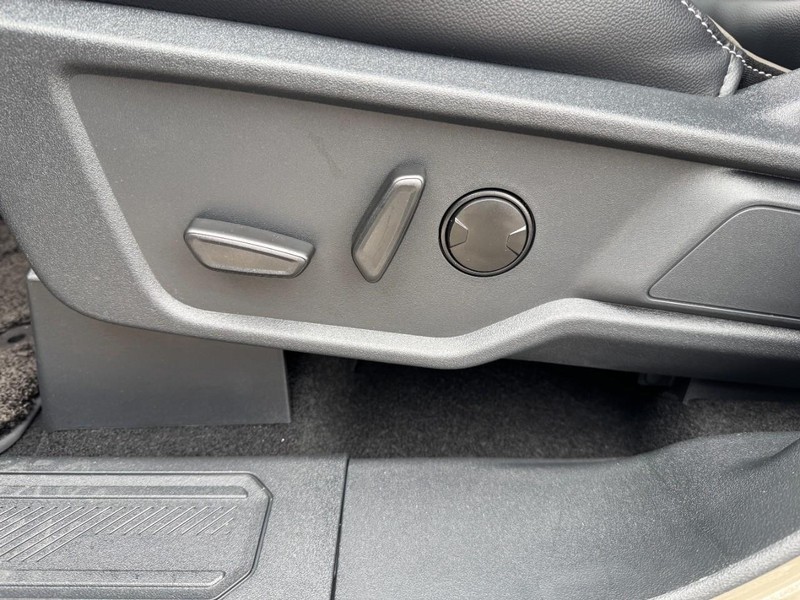 Ford Bronco Vehicle Image 18