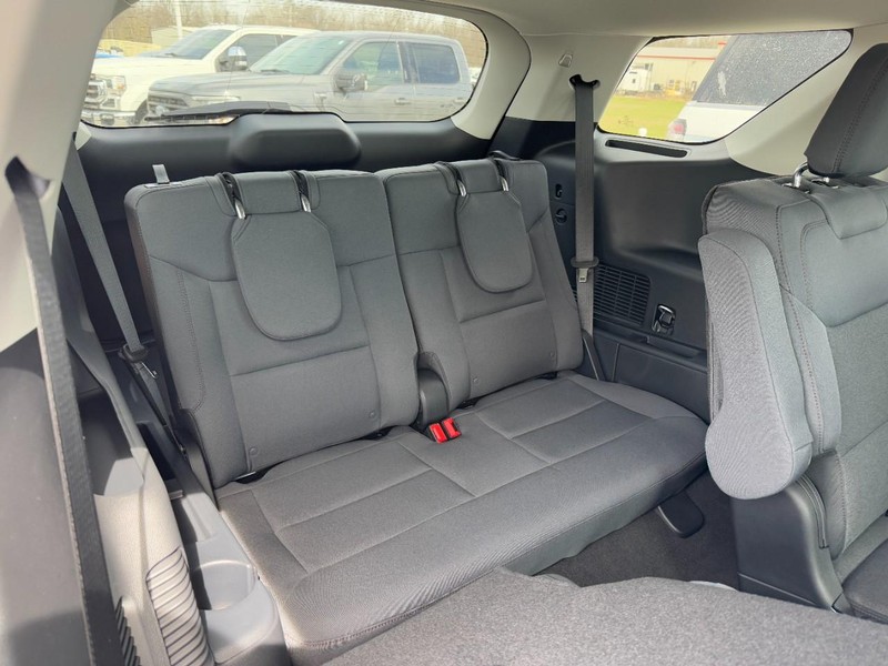 Ford Explorer Vehicle Full-screen Gallery Image 6