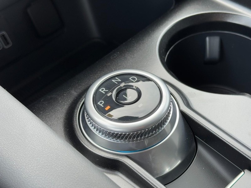 Ford Explorer Vehicle Full-screen Gallery Image 13