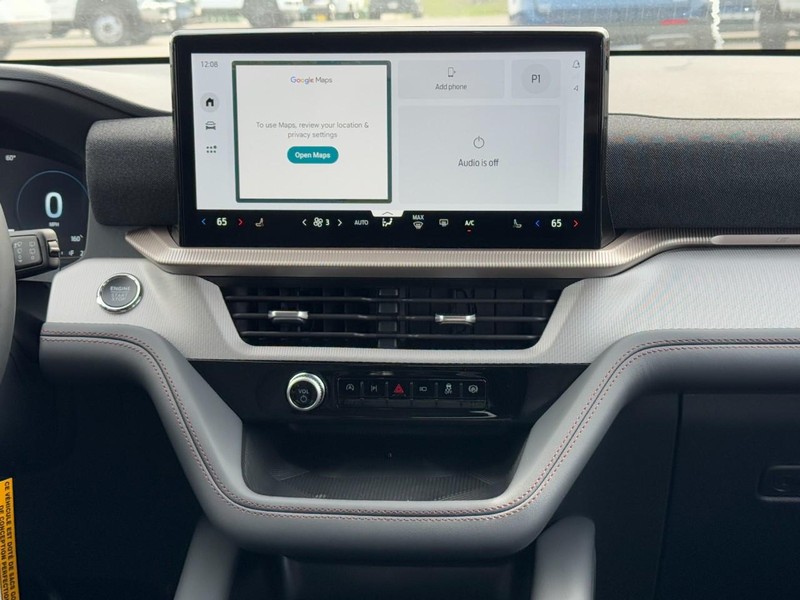 Ford Explorer Vehicle Full-screen Gallery Image 9