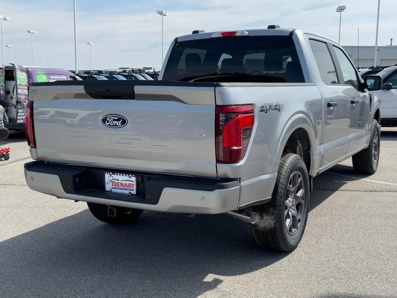 Ford F-150 Vehicle Full-screen Gallery Image 3