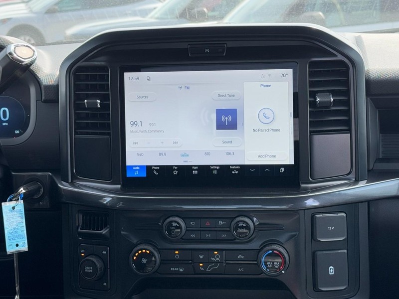 Ford F-150 Vehicle Full-screen Gallery Image 8