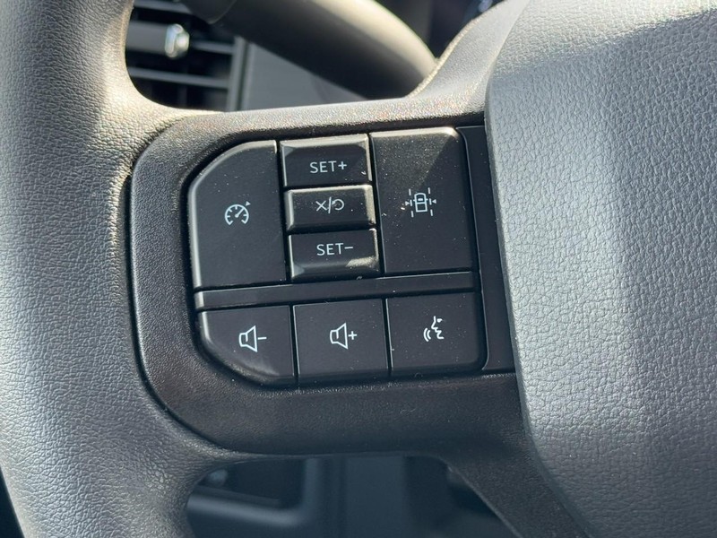 Ford F-150 Vehicle Full-screen Gallery Image 10