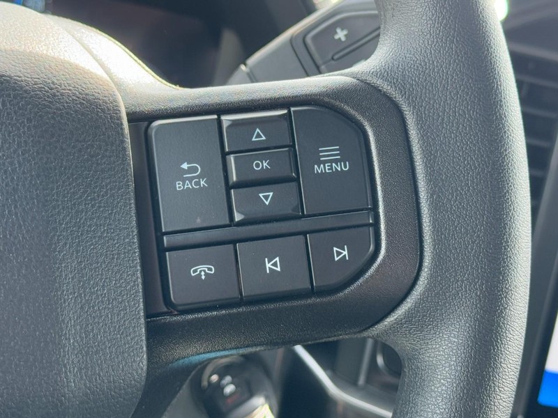 Ford F-150 Vehicle Full-screen Gallery Image 11