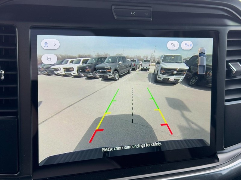 Ford F-150 Vehicle Full-screen Gallery Image 13