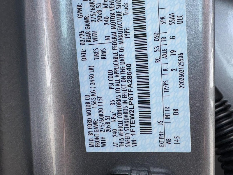 Ford F-150 Vehicle Full-screen Gallery Image 15