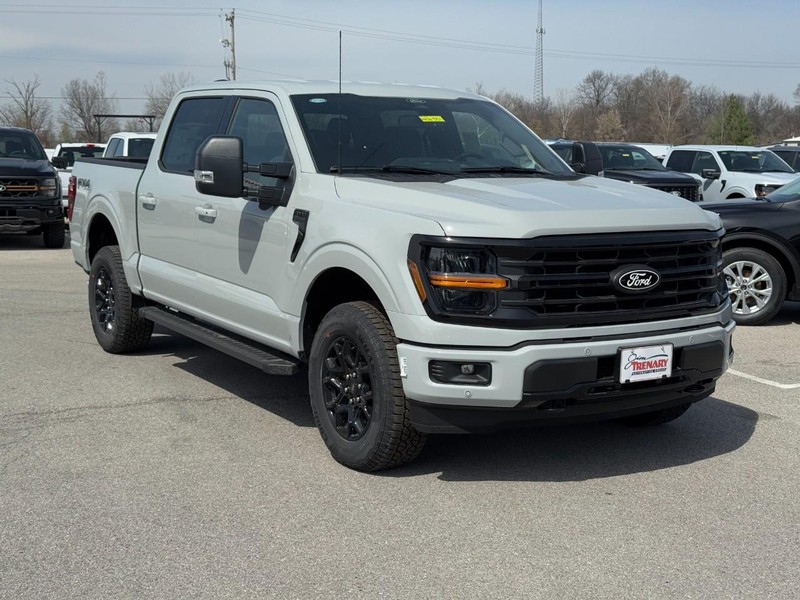 Ford F-150 Vehicle Full-screen Gallery Image 2