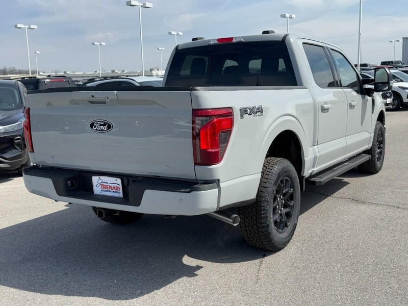 Ford F-150 Vehicle Full-screen Gallery Image 3