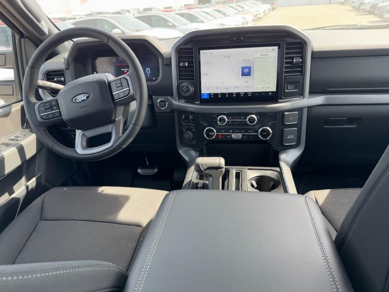 Ford F-150 Vehicle Full-screen Gallery Image 6