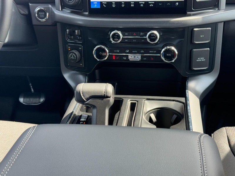 Ford F-150 Vehicle Full-screen Gallery Image 9