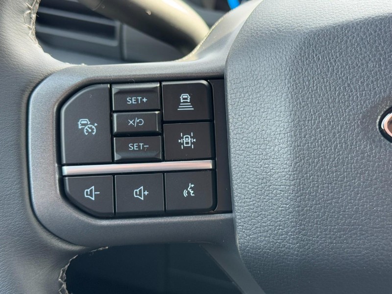 Ford F-150 Vehicle Full-screen Gallery Image 10