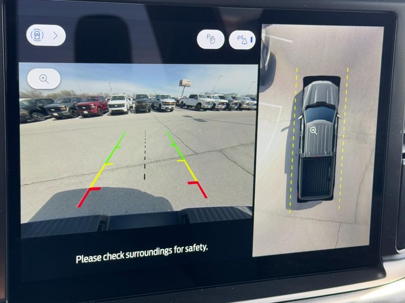 Ford F-150 Vehicle Full-screen Gallery Image 14