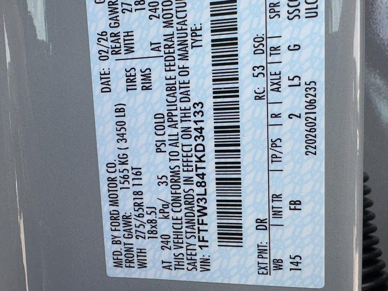 Ford F-150 Vehicle Full-screen Gallery Image 16