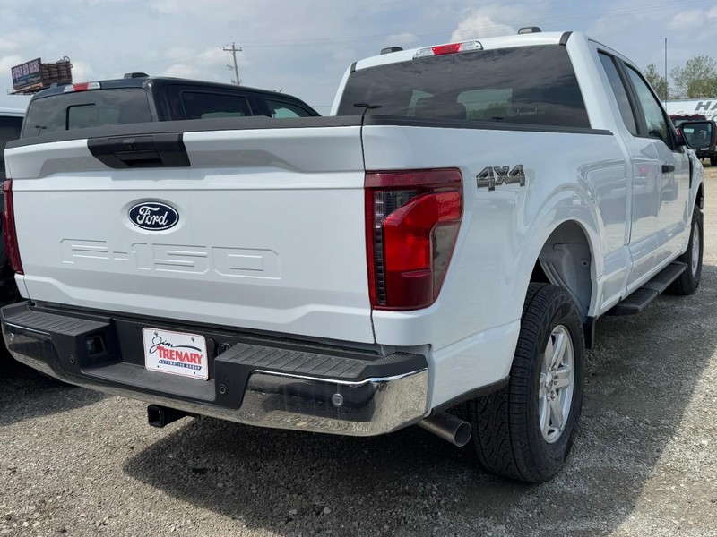 Ford F-150 Vehicle Full-screen Gallery Image 3