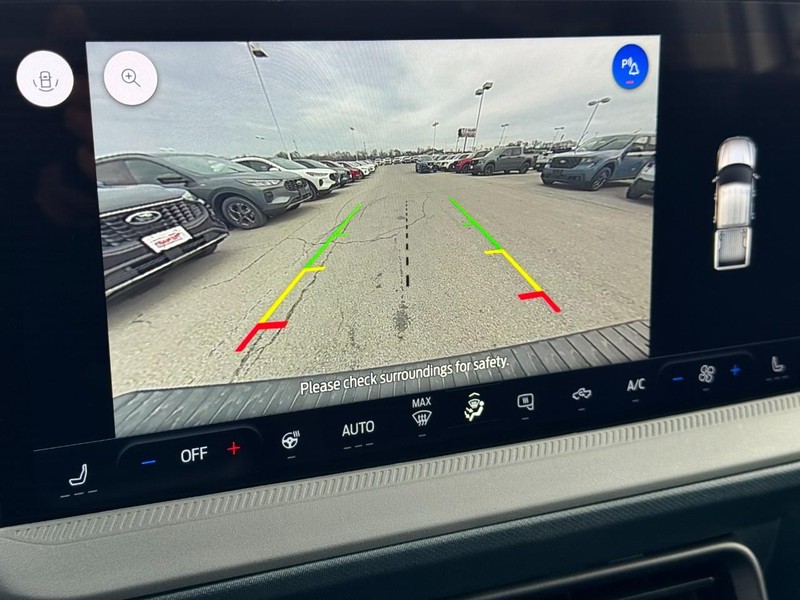 Ford Maverick Vehicle Image 17