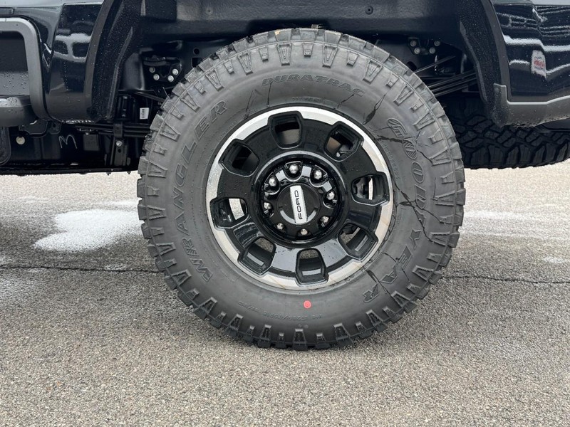 Ford Super Duty F-250 SRW Vehicle Full-screen Gallery Image 6