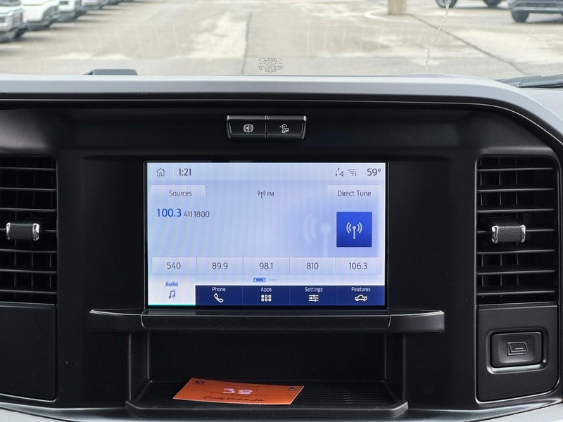 Ford Super Duty F-250 SRW Vehicle Full-screen Gallery Image 12