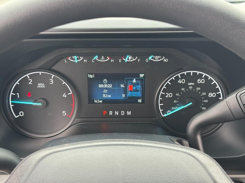 Ford Super Duty F-250 SRW Vehicle Full-screen Gallery Image 20