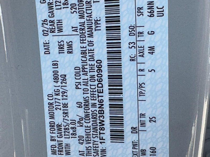 Ford Super Duty F-350 SRW Vehicle Full-screen Gallery Image 15