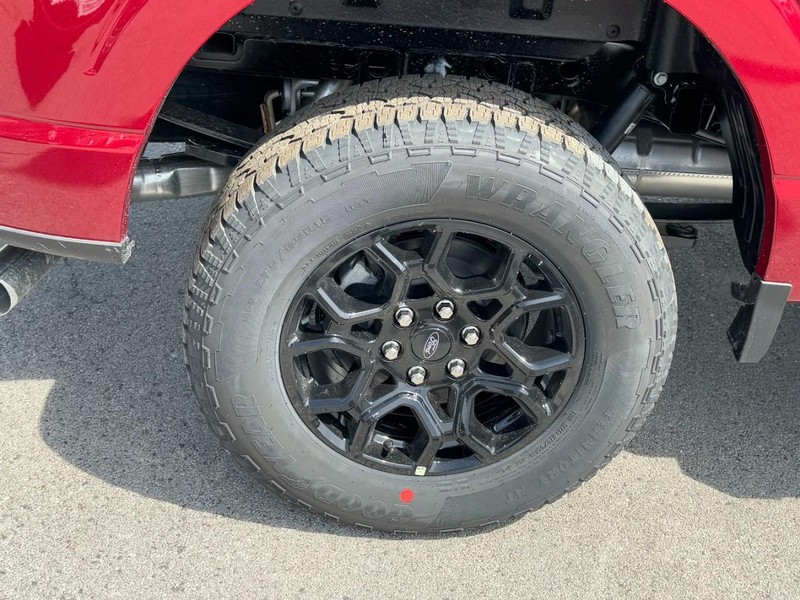 Ford F-150 Vehicle Full-screen Gallery Image 4