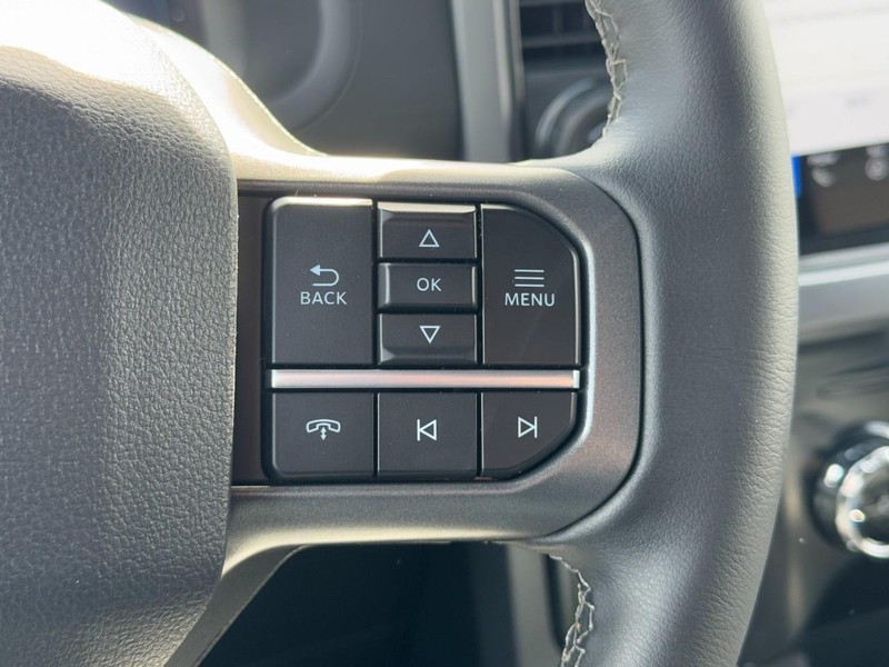 Ford F-150 Vehicle Full-screen Gallery Image 11