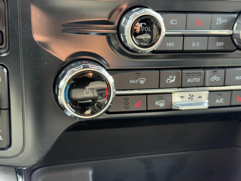 Ford F-150 Vehicle Full-screen Gallery Image 13