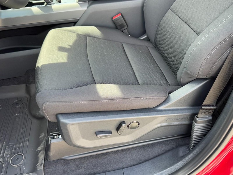 Ford F-150 Vehicle Full-screen Gallery Image 15