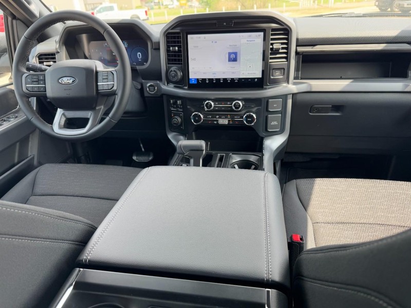 Ford F-150 Vehicle Full-screen Gallery Image 6