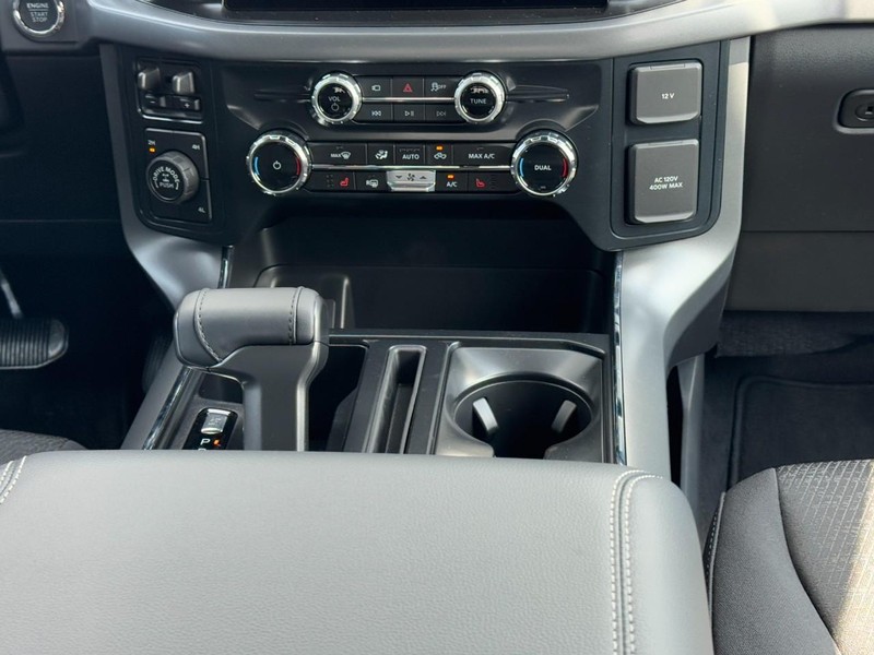 Ford F-150 Vehicle Full-screen Gallery Image 9