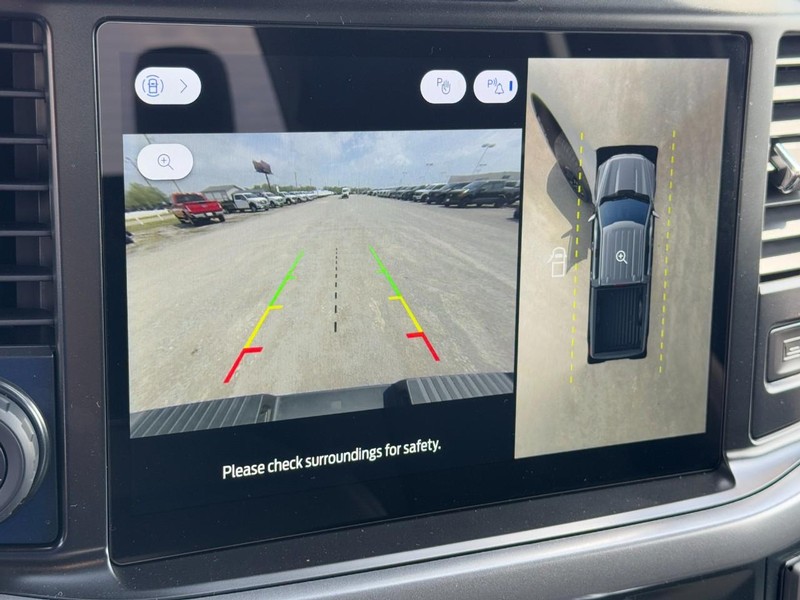 Ford F-150 Vehicle Full-screen Gallery Image 14