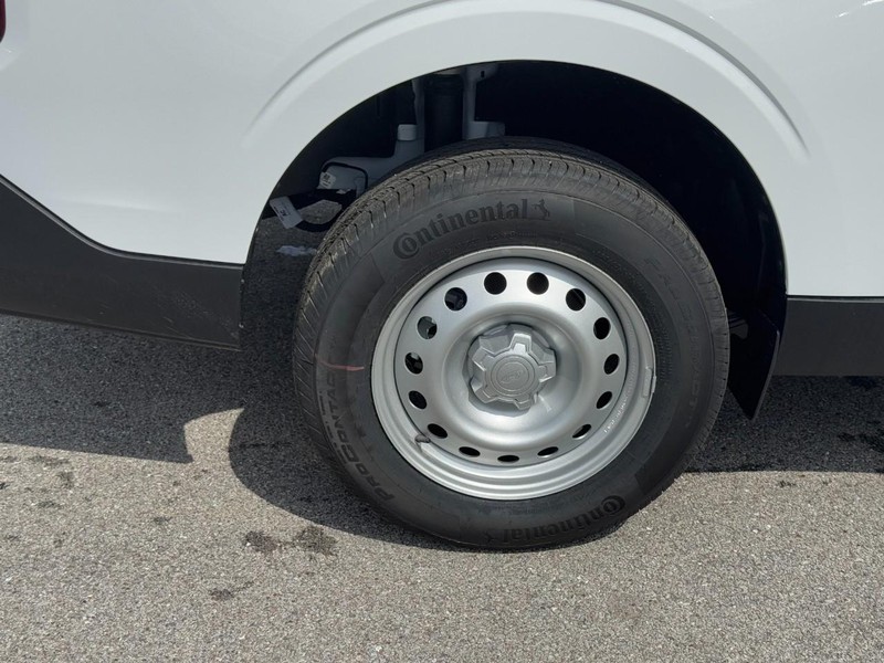 Ford Maverick Vehicle Image 04