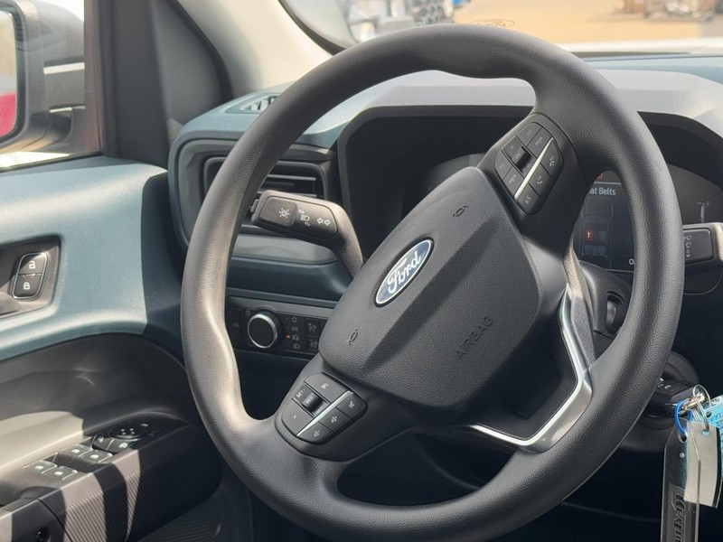 Ford Maverick Vehicle Image 07