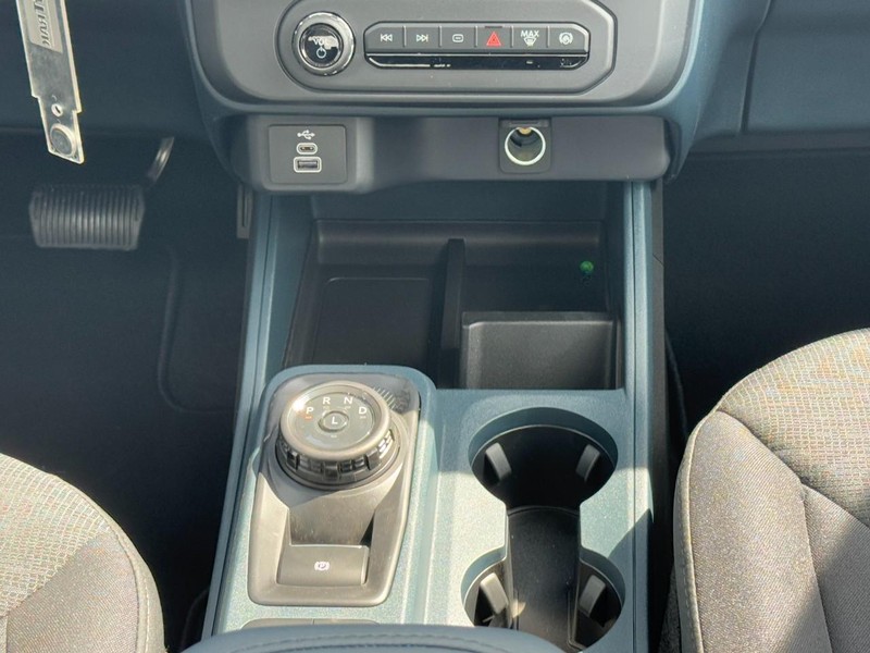 Ford Maverick Vehicle Image 09