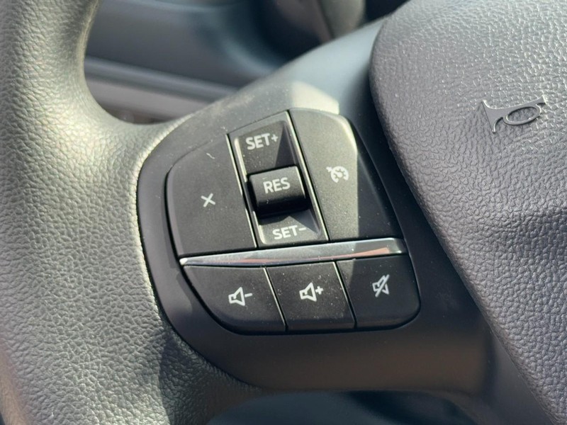 Ford Maverick Vehicle Image 10