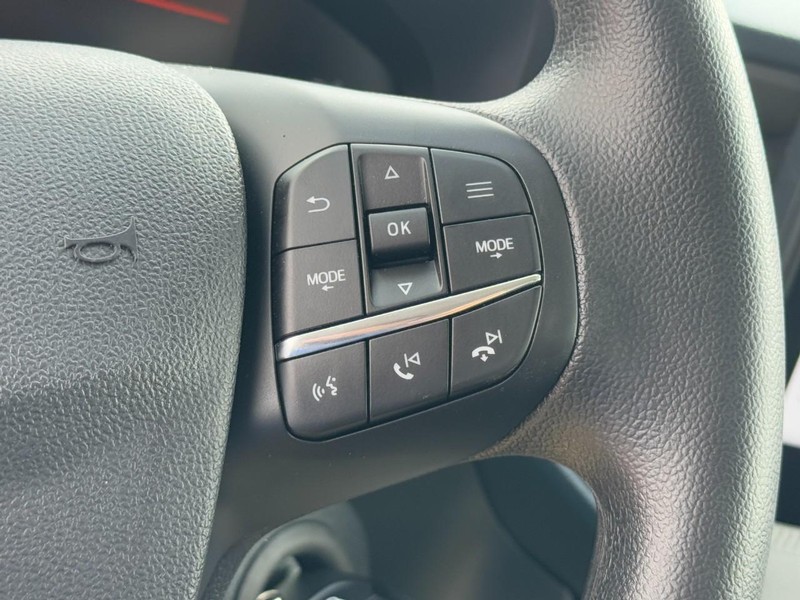 Ford Maverick Vehicle Image 11