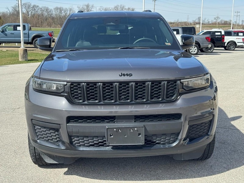 Jeep Grand Cherokee L Vehicle Full-screen Gallery Image 9