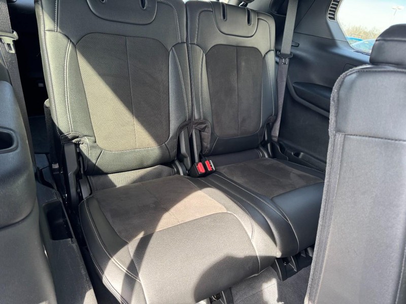 Jeep Grand Cherokee L Vehicle Full-screen Gallery Image 11