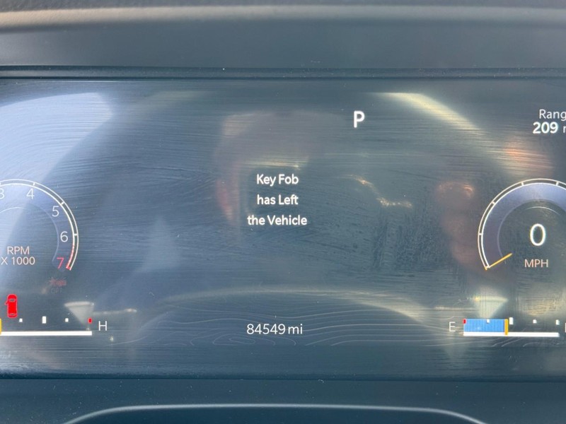 Jeep Grand Cherokee L Vehicle Full-screen Gallery Image 21