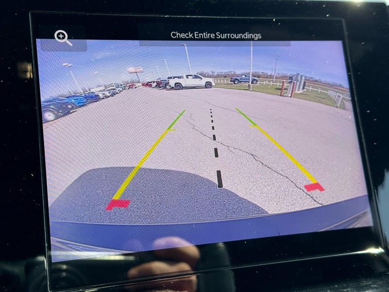 Jeep Grand Cherokee L Vehicle Full-screen Gallery Image 22