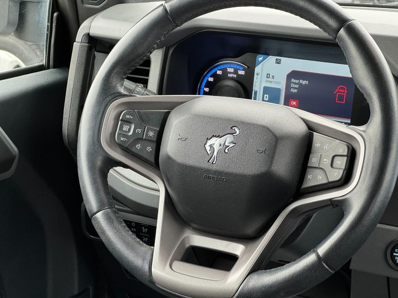 Ford Bronco Vehicle Image 12