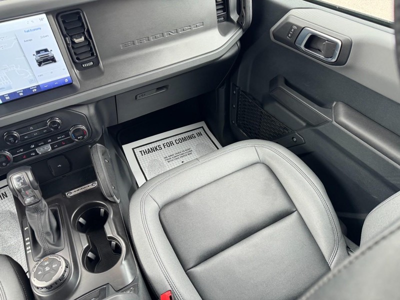 Ford Bronco Vehicle Image 15