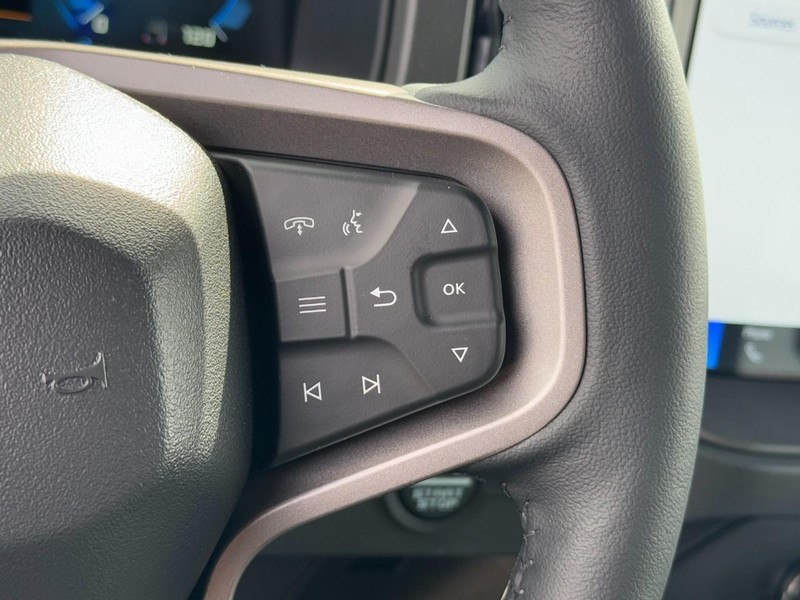 Ford Bronco Vehicle Full-screen Gallery Image 11