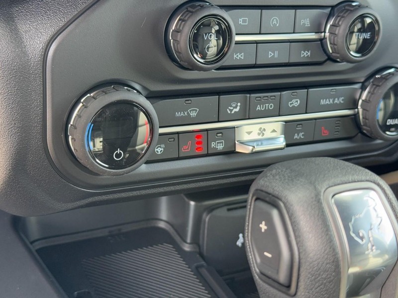 Ford Bronco Vehicle Full-screen Gallery Image 12