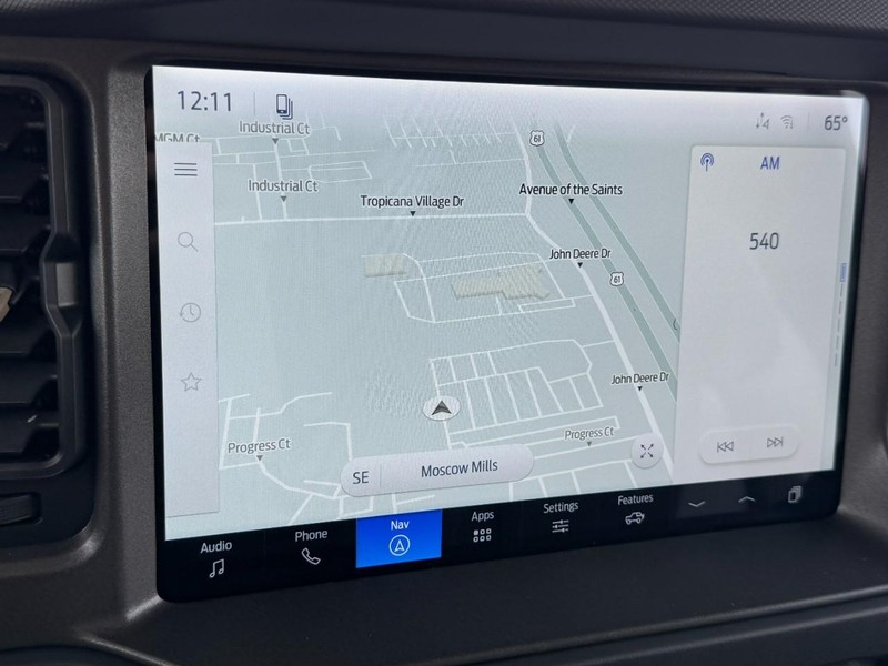 Ford Bronco Vehicle Full-screen Gallery Image 13