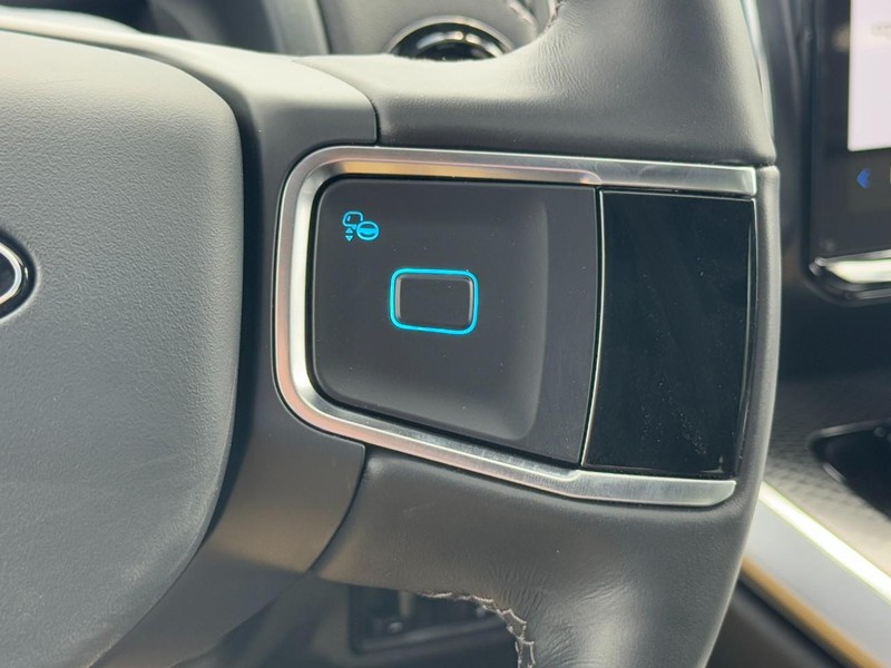 Ford Expedition Max Vehicle Image 12