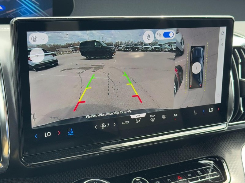 Ford Expedition Max Vehicle Image 15