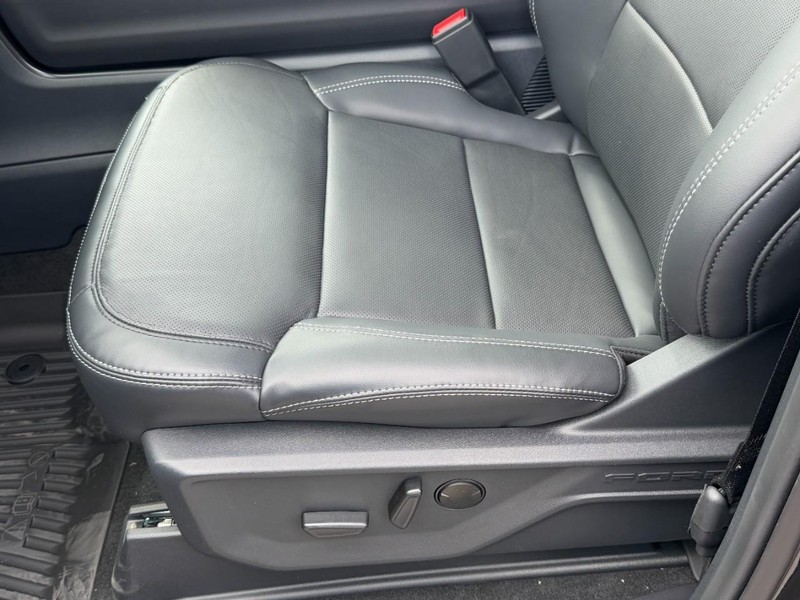 Ford Expedition Max Vehicle Image 16