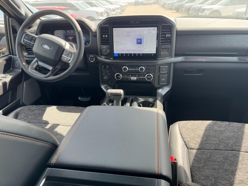 Ford F-150 Vehicle Full-screen Gallery Image 6